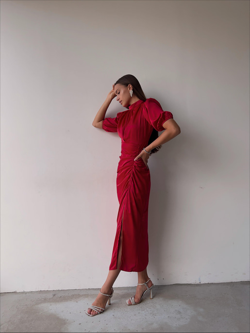 Kısa Kol Saten Önden Yırtmaçlı Drape Gage Kadın Kırmızı Elbise 22K000431