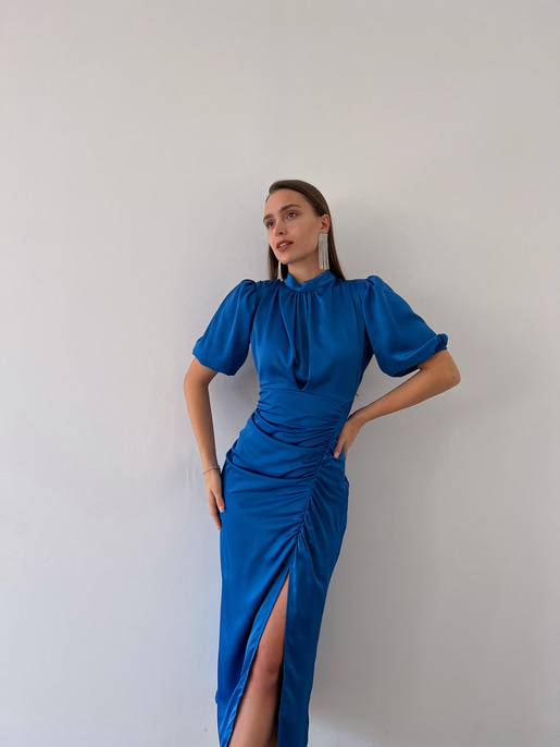 Kısa Kol Saten Önden Yırtmaçlı Drape Gage Kadın Saks Elbise 22K000431