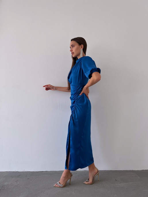 Kısa Kol Saten Önden Yırtmaçlı Drape Gage Kadın Saks Elbise 22K000431