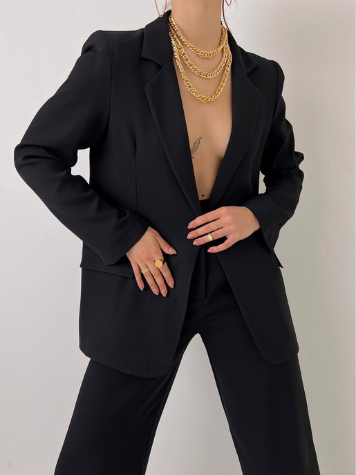 Kruvaze Yaka Tek Düğme Kapamalı Kaela Kadın Siyah Arkası Yırtmaçlı Blazer Ceket 23Y000021