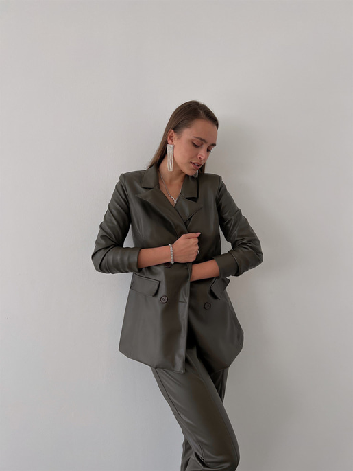 Kuplu Bluz Blazer Ceket Ve Pantolon Eline Kadın Haki Vegan Deri Üçlü Takım 23K000171