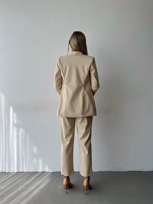 Kuplu Bluz Blazer Ceket Ve Pantolon Eline Kadın Bej Vegan Deri Üçlü Takım 23K000171
