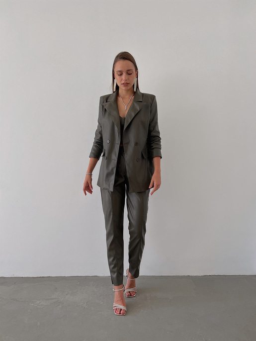 Kuplu Bluz Blazer Ceket Ve Pantolon Eline Kadın Haki Vegan Deri Üçlü Takım 23K000171