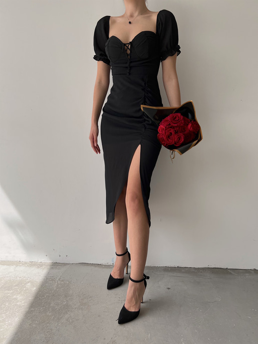 Midi Boy Drapeli Göğüs Kuplu Yırtmaçlı Maggie Kadın Siyah Elbise 22Y000247