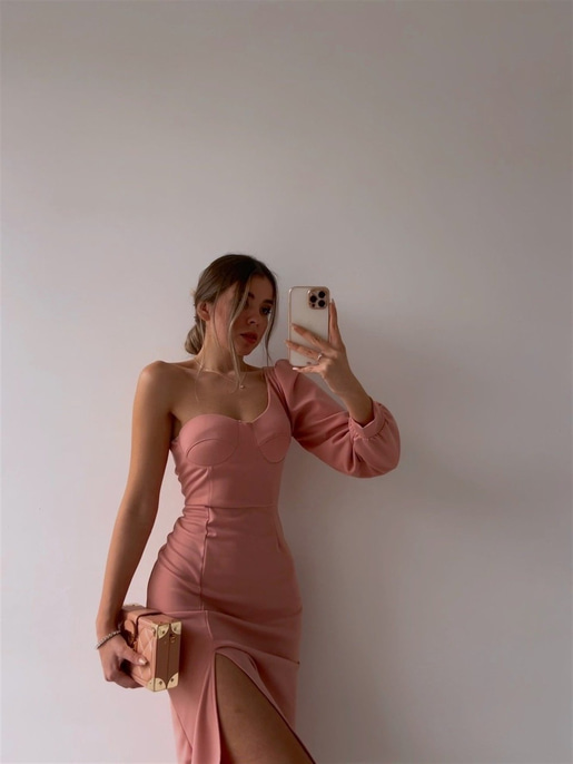 Midi Tek Kol Önden Yırtmaçlı Akira Kadın Pudra Elbise 22K000228