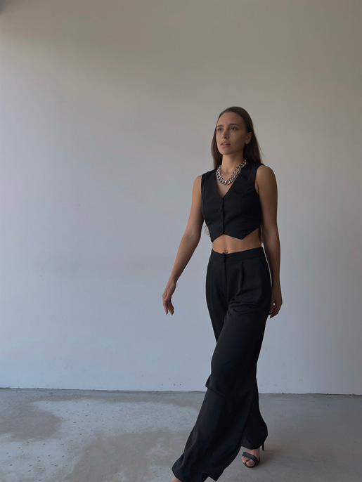 Önü Düğme Kapamalı Yelek Önden Düğmeli Yanları Cepli Bol Paça Adilson Kadın Siyah Alt-Üst takım 23K000119