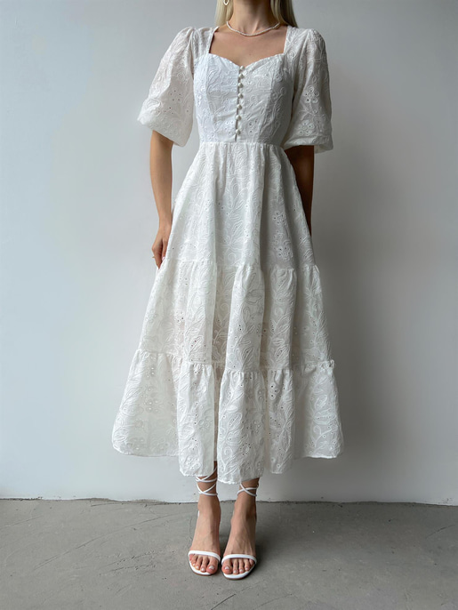 Önü Düğmeli Lastikli Yarım Kol Brode Kadın Beyaz Güpürlü elbise 23Y000208