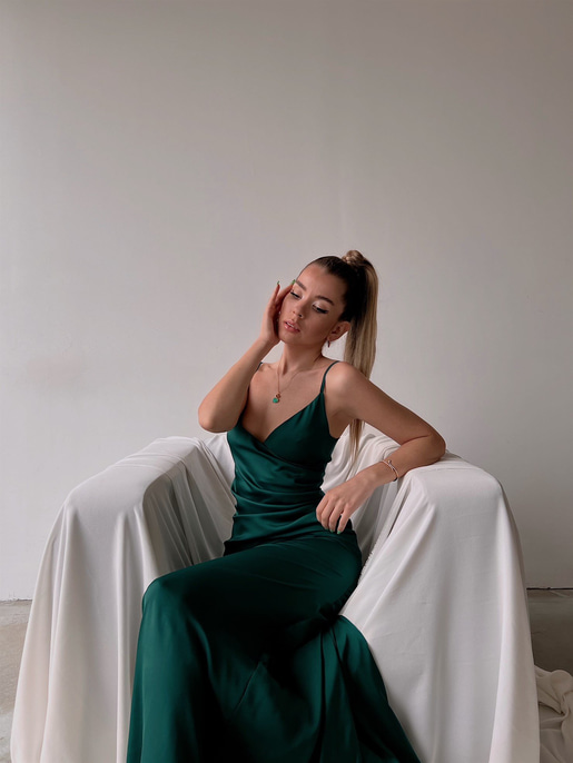 Saten Kruvaze Yaka Drapeli Jocelyn Kadın Zümrüt Uzun Elbise 22Y000084