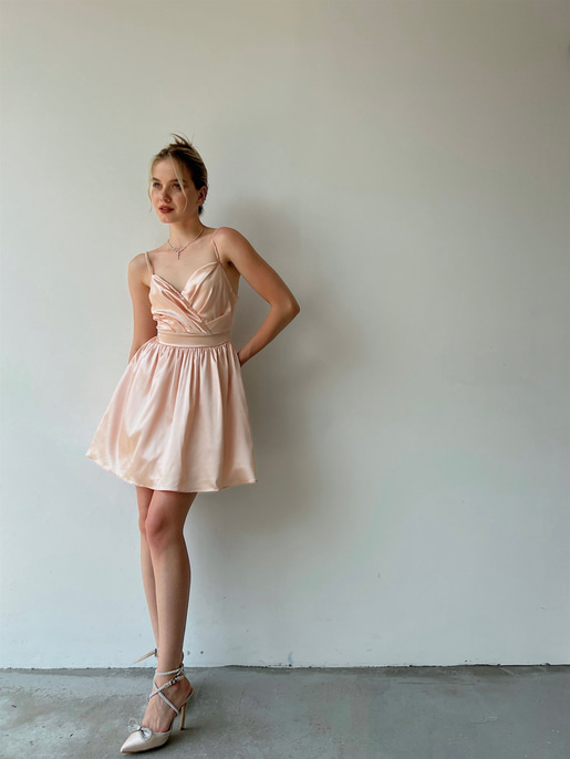 Saten Kuvaze Yaka Plileli Vesper Kadın Somon Mini Elbise 22Y000322