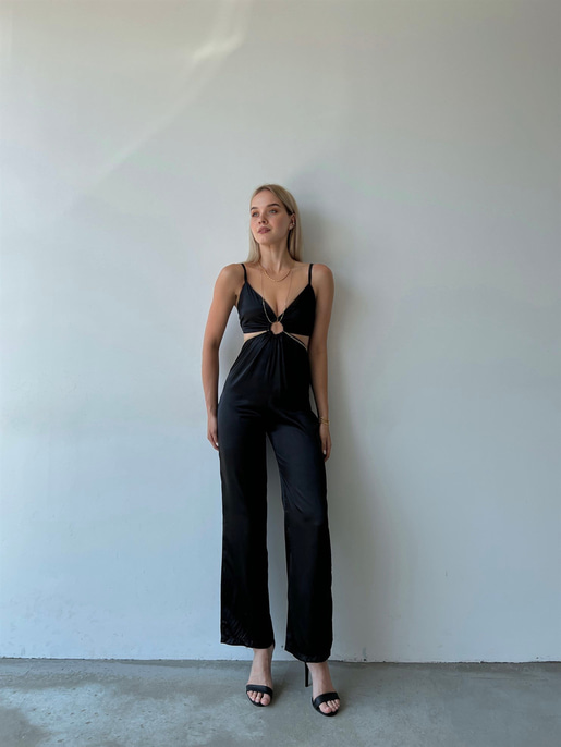 Saten Sırt Ve Bel Dekolte Halka Detaylı Lawren Kadın Siyah Tulum 22Y000454