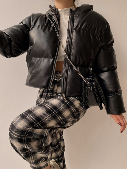 Şişme Suni Deri Kadın Siyah Crop Mont 22K000324