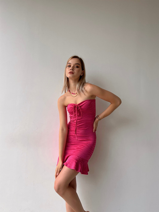 Straplez Göğüsü Bağcıklı Volanlı Streç Model Titanius Kadın Fuşya Elbise 22Y000389