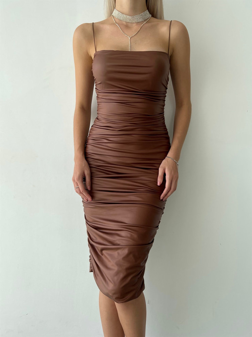 Streç İnce Askı Drapeli Juncus Kadın Taba Vegan Deri Midi Boy Elbise 23K000099