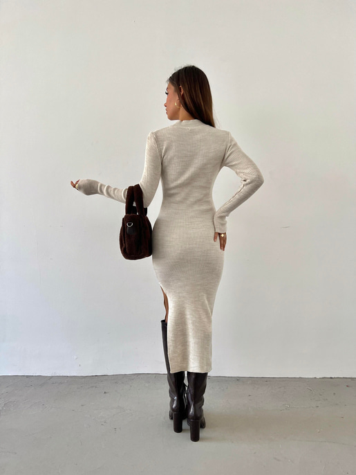 Uzun Kollu Yandan Yırtmaçlı Pashenka Kadın Taş Midi Boy Triko Elbise 23K000461