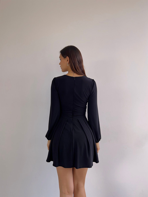 V Yaka Ön Düğme Detaylı Dahlia Kadın Siyah Elbise 23K000360