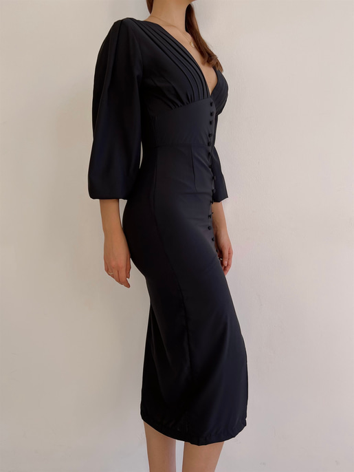 V Yaka Önden Yırtmaçlı Uzun Kol Berry Kadın Siyah Elbise 23K000361