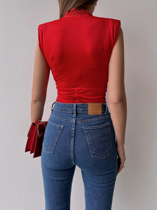 Vatkalı Derin V Dantel Yaka Elanor Kadın Kırmızı Bodysuit 22Y000067