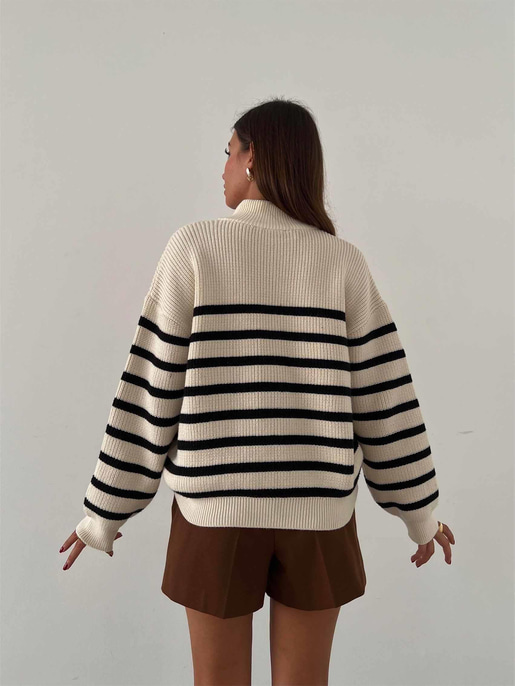 Yarım Balıkçı Düğmeli Triko Kadın  Ekru Kazak 24k000029