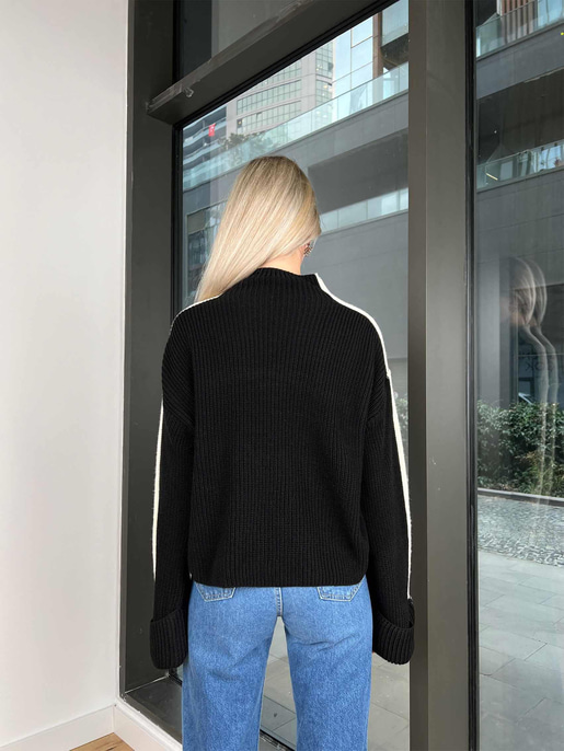 Yarım Balıkçı Kolları Bol Ziba Kadın Siyah Kazak 24k000149