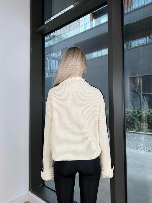 Yarım Balıkçı Kolları Bol Ziba Kadın Taş Kazak 24k000149