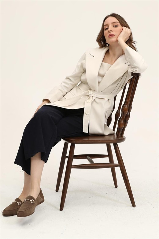Kemeri Düğmeli Blazer
