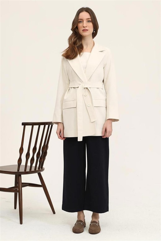 Kemeri Düğmeli Blazer