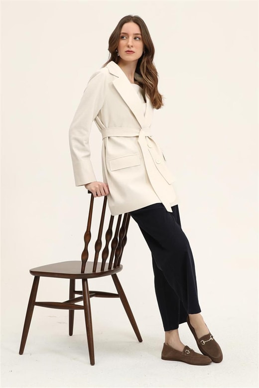 Kemeri Düğmeli Blazer