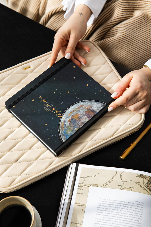 2026 Dikey Haftalık Ajanda 12 Aylık Sert Kapak 18 x 20 cm - Ay