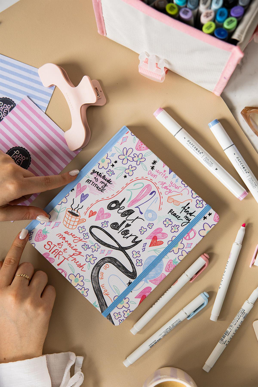 2026 Dikey Haftalık Ajanda 12 Aylık Sert Kapak 18 x 20 cm - Çok Renkli