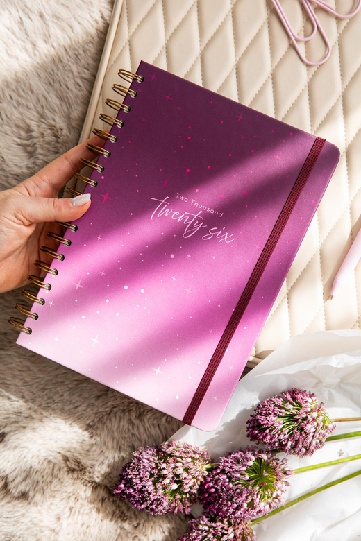 2026 Spiralli Günlük Ajanda 12 Aylık – 17x24 cm Mürdüm