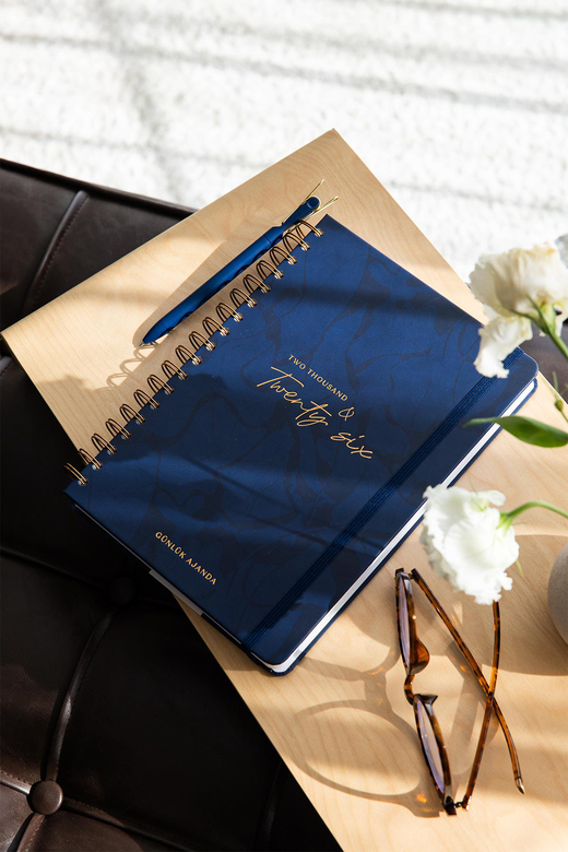 2026 Spiralli Günlük Ajanda 12 Aylık – 17x24 cm Lacivert