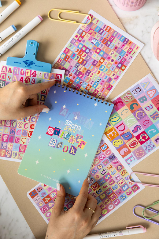 A5 18 Yaprak Harf Sticker Defteri – Alfabe, Rakam ve Noktalama İşaretleri Seti