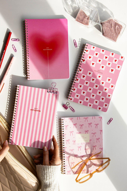 A5 Spiralli Karton Kapak 4'lü Set Kareli Okul Defteri 80 yaprak - Ders Programlı Pembe Kurdele Kalp