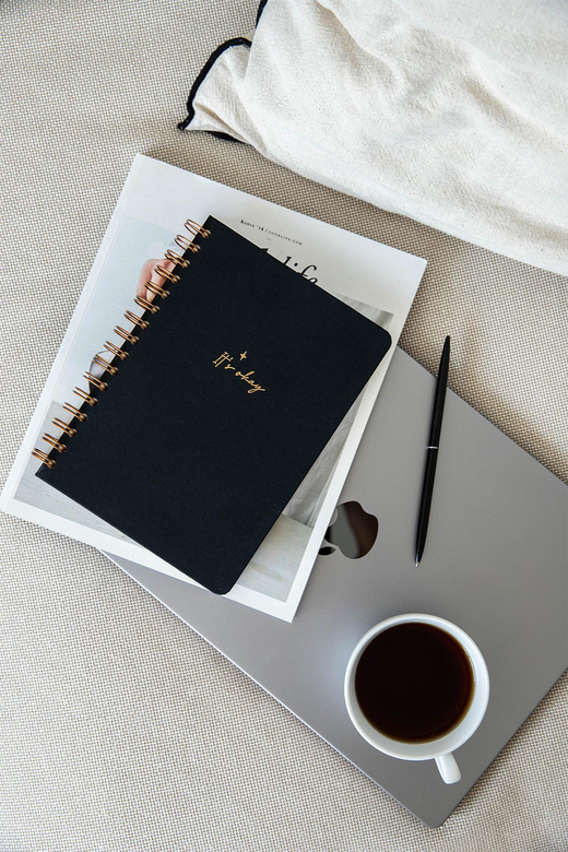 A5 Spiralli Sert Kapak Keten Çizgili Tarihsiz Not Defteri Siyah