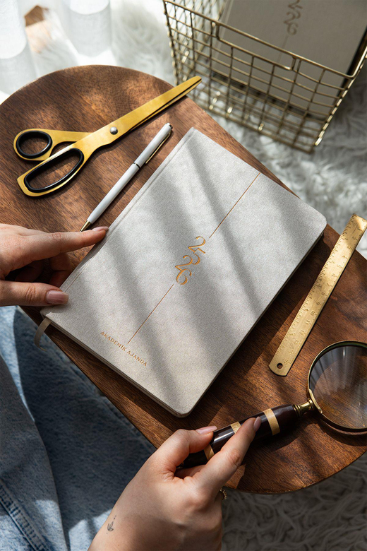 2025-2026 Kir ve Suya Dayanıklı Sert Kapak Akademik Ajanda - Bej