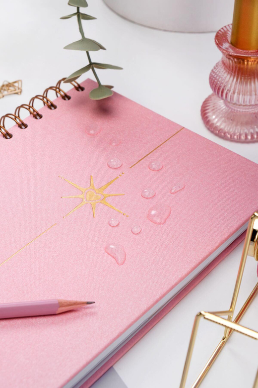 2025 Spiralli A5 Haftalık Ajanda – Kir ve Suya Dayanıklı Sert Kapak - Pembe