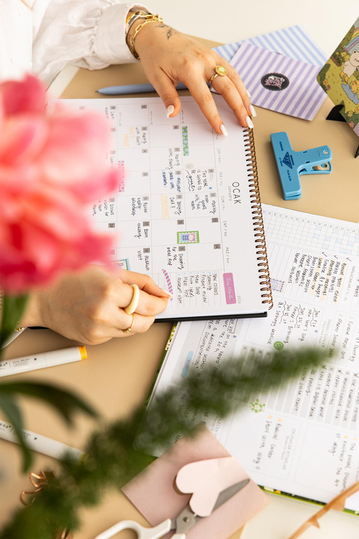 2026 Haftalık Spiralli Masaüstü Planlayıcı 24x34 cm - Desk Planner Siyah