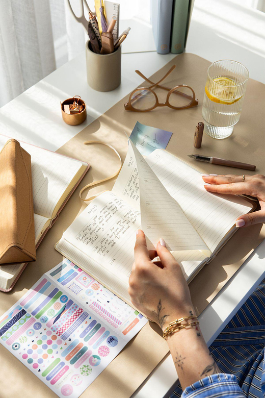 5 Yıllık Süresiz Günlük Ajanda 13x21 - Sarı