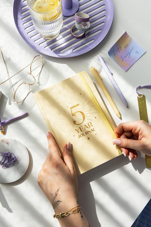 5 Yıllık Süresiz Günlük Ajanda 13x21 - Sarı