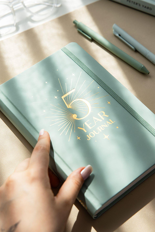 5 Yıllık Süresiz Günlük Ajanda 13x21 - Yeşil