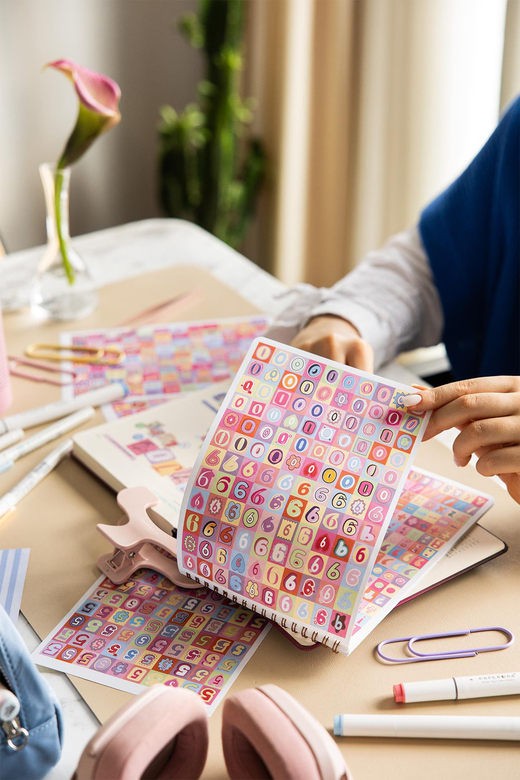 A5 18 Yaprak Harf Sticker Defteri – Alfabe, Rakam ve Noktalama İşaretleri Seti