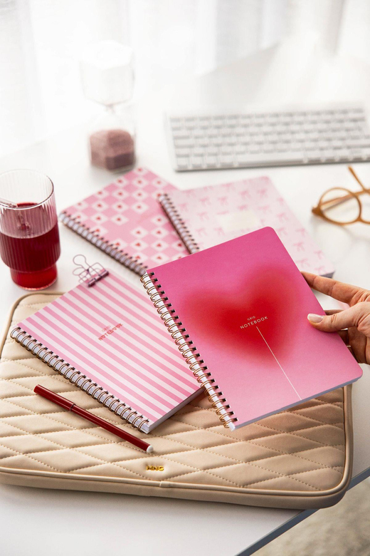 A5 Spiralli Karton Kapak 4'lü Set Kareli Okul Defteri 80 yaprak - Ders Programlı Pembe Kurdele Kalp