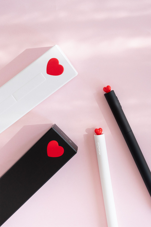 Kaco x Paperora FIRST Heart 0.5 mm Roller Kalem Seti – 2 Adet Refill ile (Siyah Gövde Siyah Mürekkep)