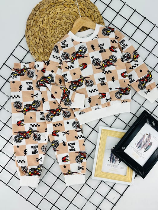 1000-32 Born To Yazılı Motor Baskılı Erkek Çocuk Penye Pijama Takımı-BEJ