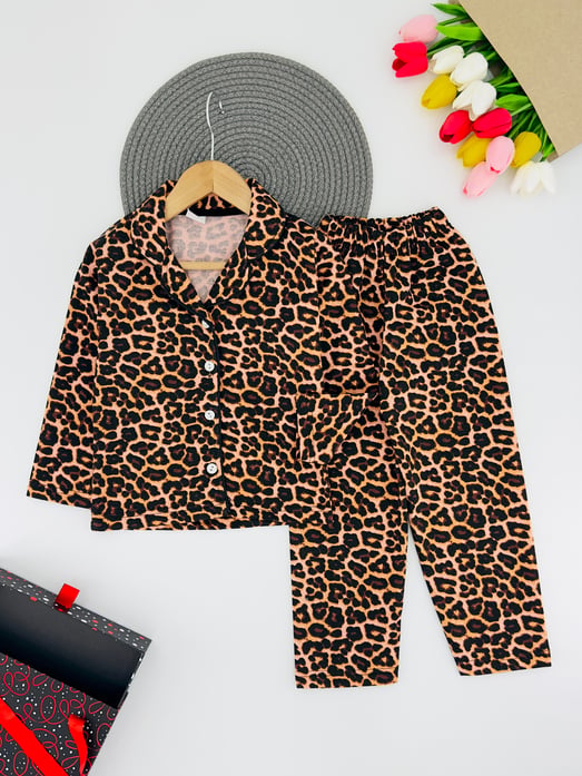 3333-2 Leopar Baskılı Yakalı Düğmeli Kız Çocuk Penye Pijama Takım-YAVRUAĞZI