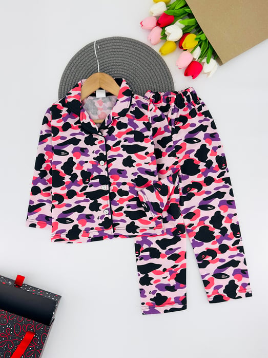 3333-3 Batik Desen Baskılı Yakalı Düğmeli Kız Çocuk Penye Pijama Takım-PEMBE