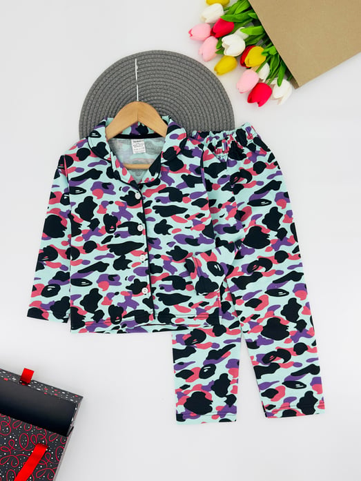 3333-3 Batik Desen Baskılı Yakalı Düğmeli Kız Çocuk Penye Pijama Takım-YEŞİL