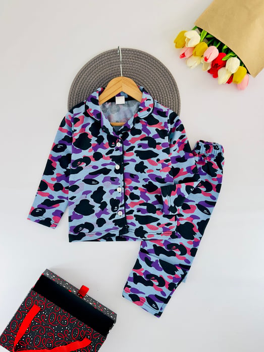 3333-3 Batik Desen Baskılı Yakalı Düğmeli Kız Çocuk Penye Pijama Takım-MAVİ