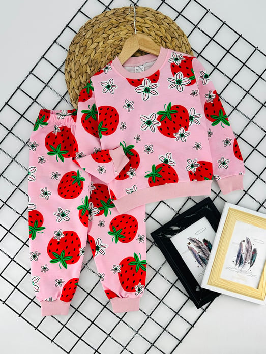 1000-35 Büyük Çilek Baskılı Kız Çocuk Penye Pijama takımı-PEMBE