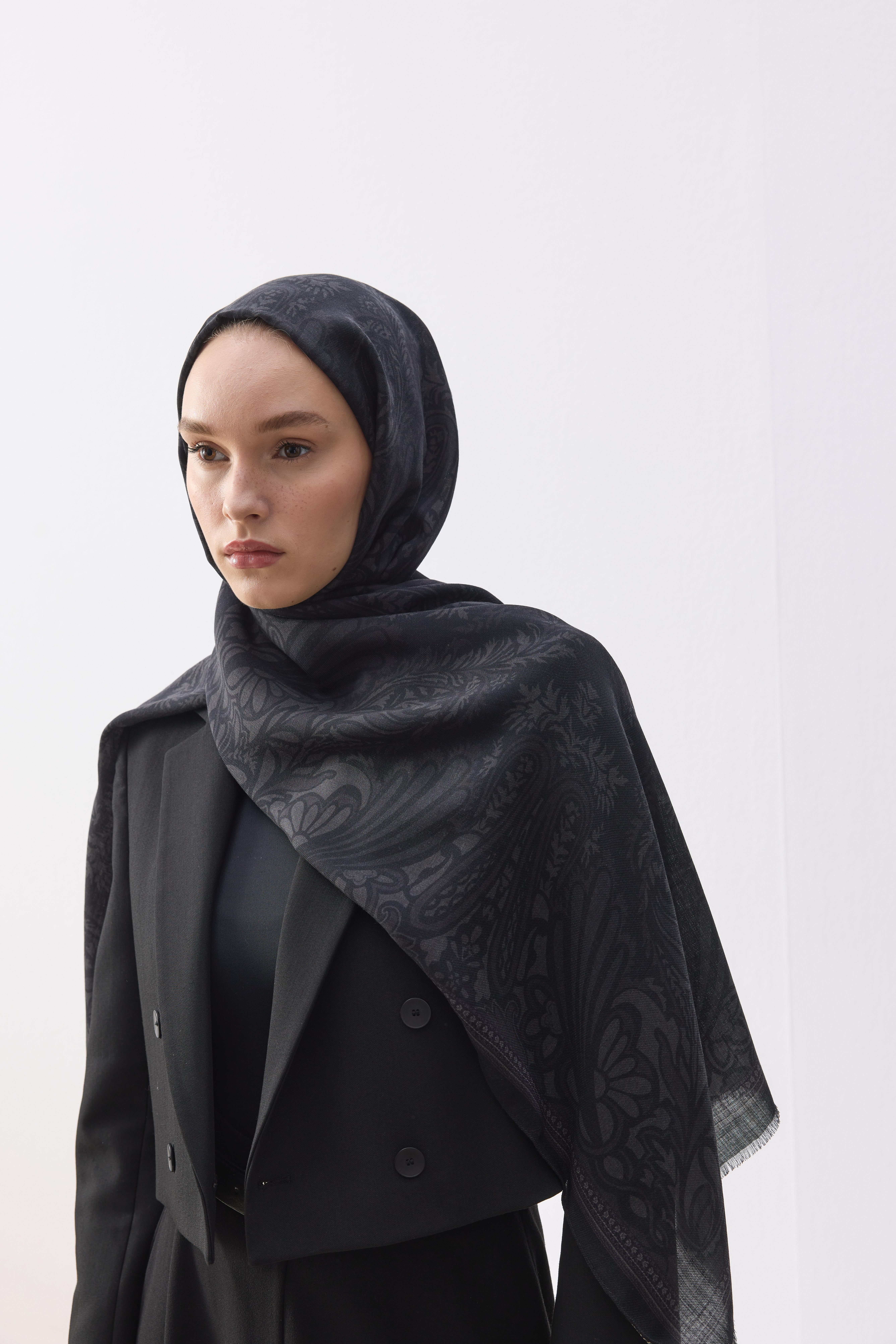 Violet Black (Yün İpek)